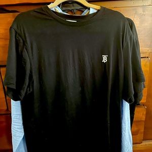 Burberry “Thomas Burberry” small logo black t shirt